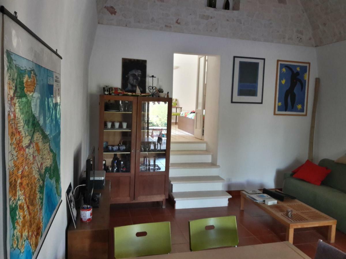 Fra Il Glicine E Il Sambuco Villa Monopoli Bagian luar foto