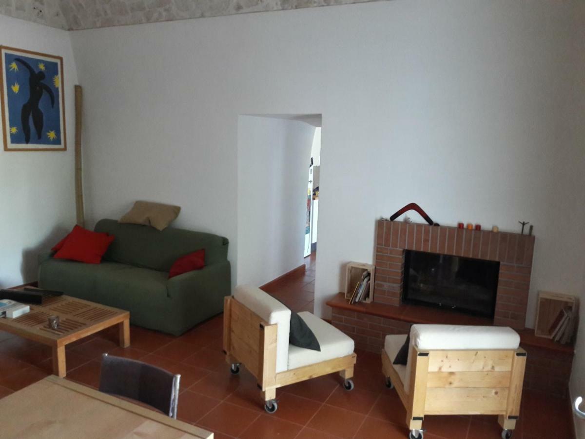 Fra Il Glicine E Il Sambuco Villa Monopoli Bagian luar foto