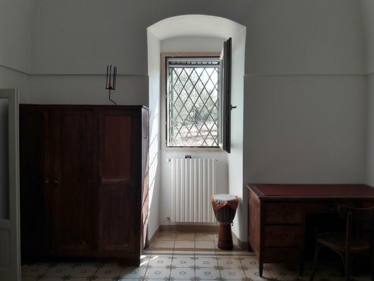 Fra Il Glicine E Il Sambuco Villa Monopoli Bagian luar foto