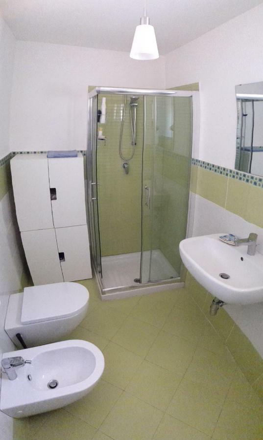 Fra Il Glicine E Il Sambuco Villa Monopoli Bagian luar foto